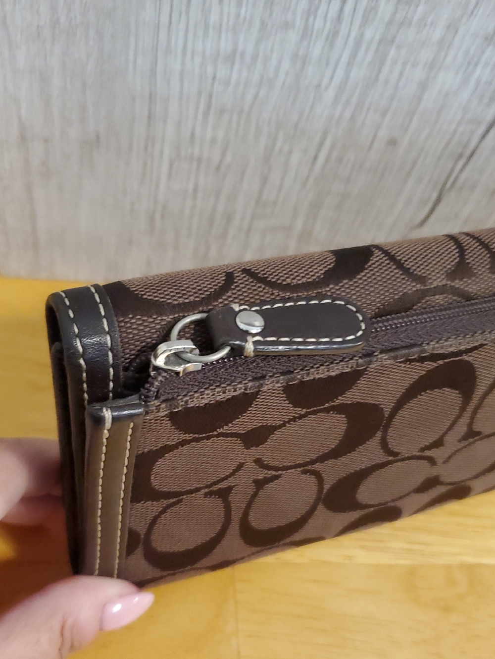 Coach Hamptons Signature Checkbook Wallet In Chocolate ... Excellent Condition - Picture 10 of 11